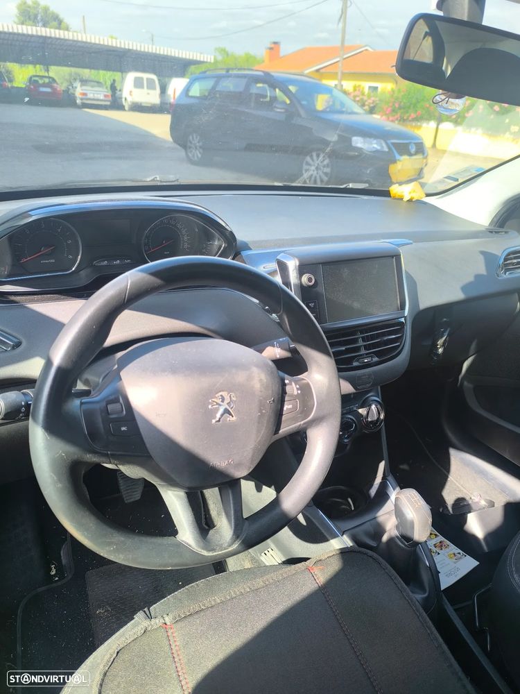 Peugeot 208 1.4 HDi Active - 8