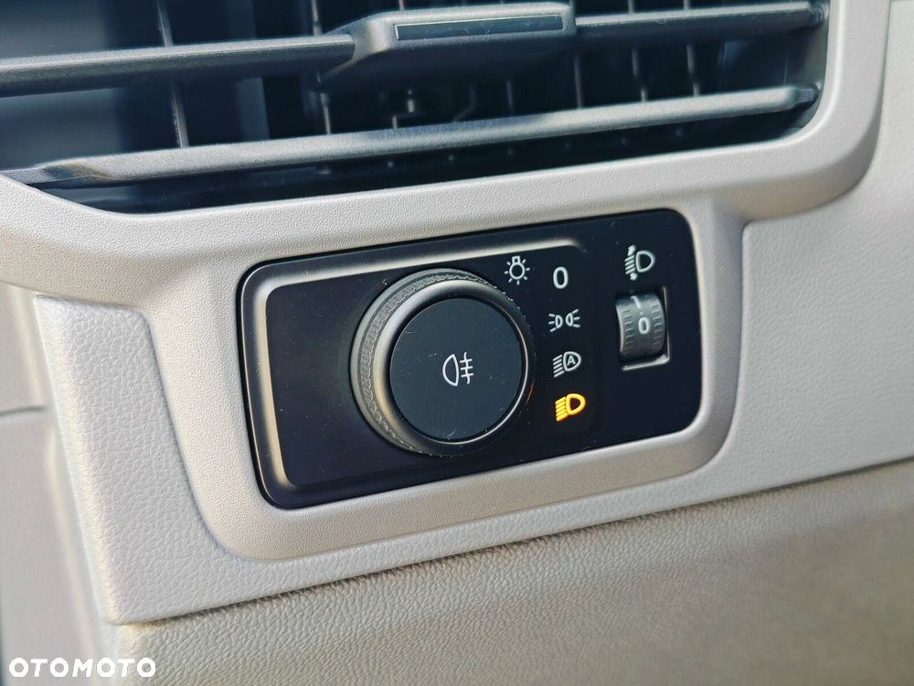 Volkswagen Transporter T7 Brygadówka 5 Osób 2.0 TDI 150KM Kamera Hak Grzane Fotele - 16