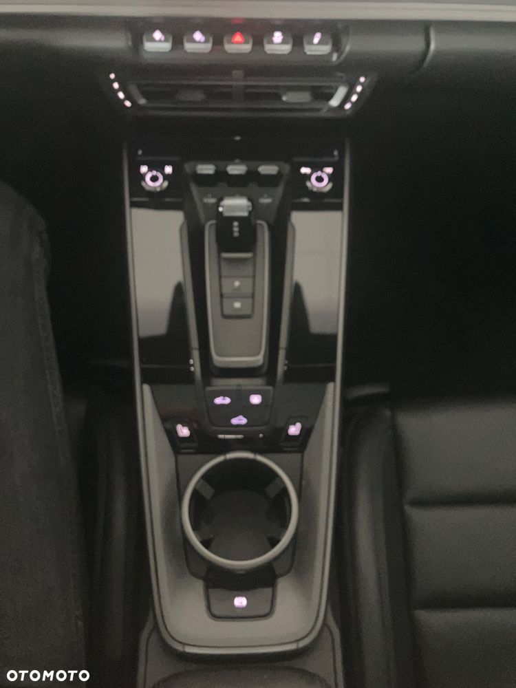 Porsche 911 Carrera - 10
