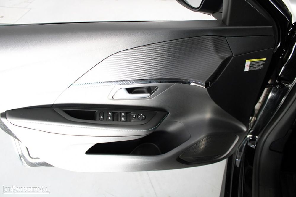 Peugeot e-208 Allure - 9