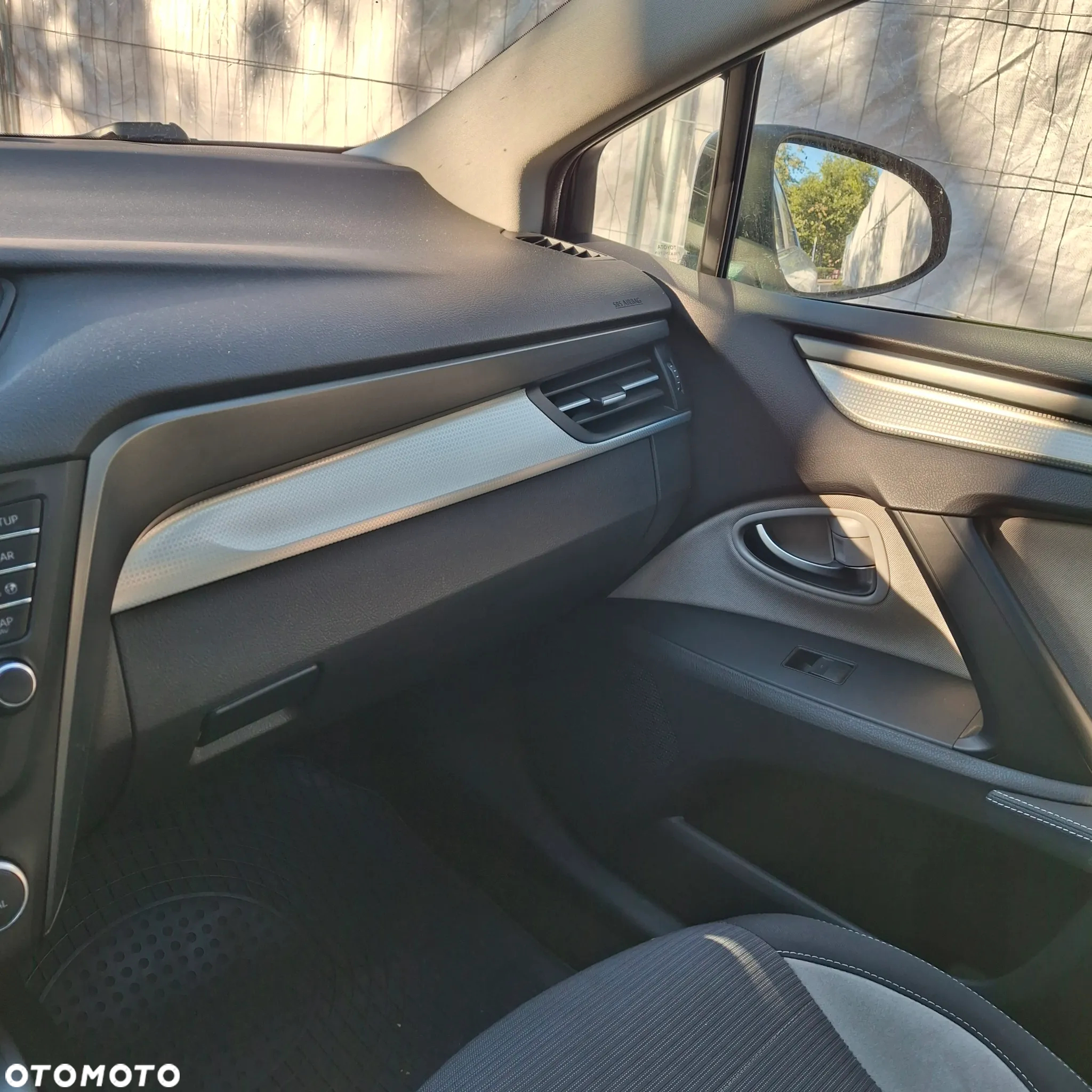Toyota Avensis 1.8 Premium - 25