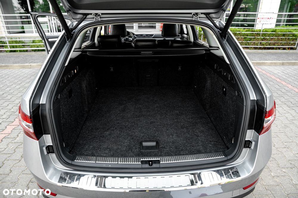 Skoda Superb 2.0 TDI 4x4 L&K DSG - 16
