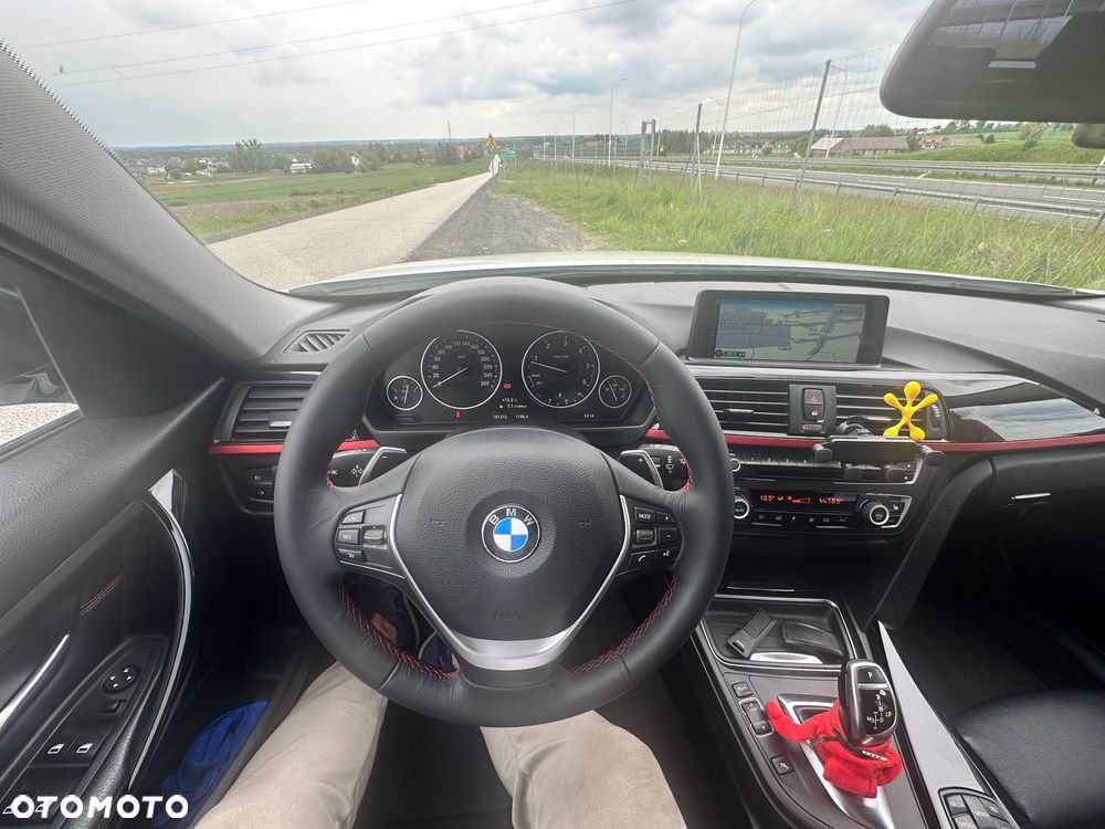 BMW Seria 3 320d Sport Line - 12