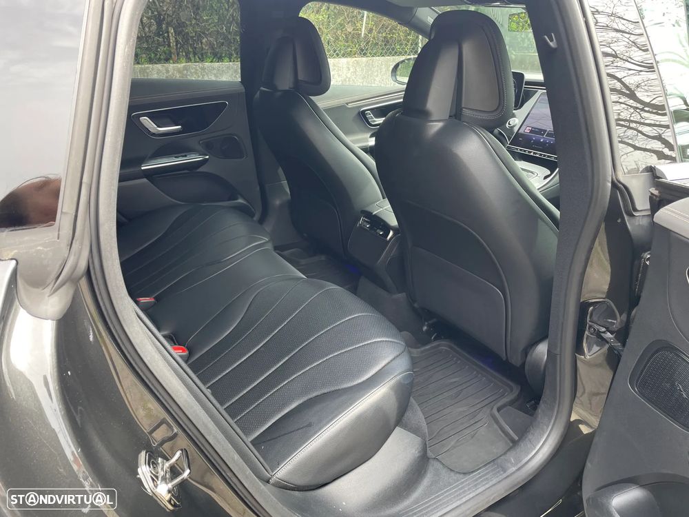 Mercedes-Benz EQE 300 Edition Electric Art - 30