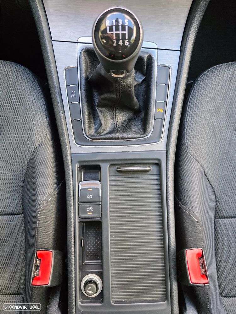 VW Golf Variant 1.6 TDi BlueMotion Confortline - 32