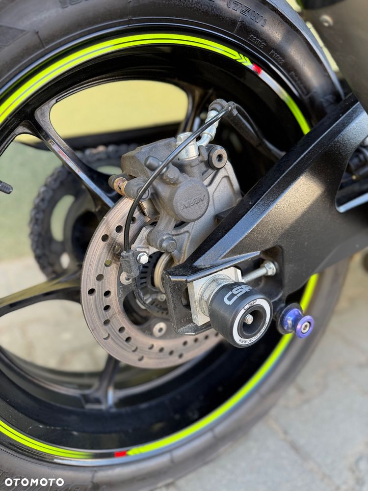 Suzuki GSX-R - 14