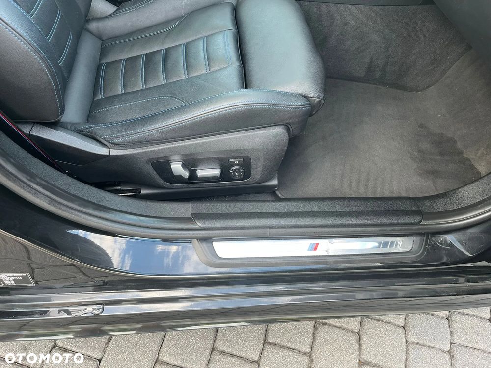 BMW Seria 3 330i xDrive M Sport - 39