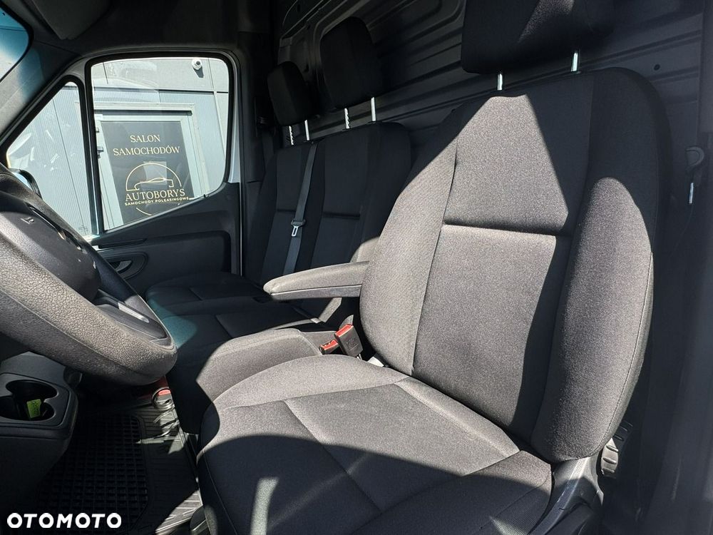 Mercedes-Benz Sprinter - 21