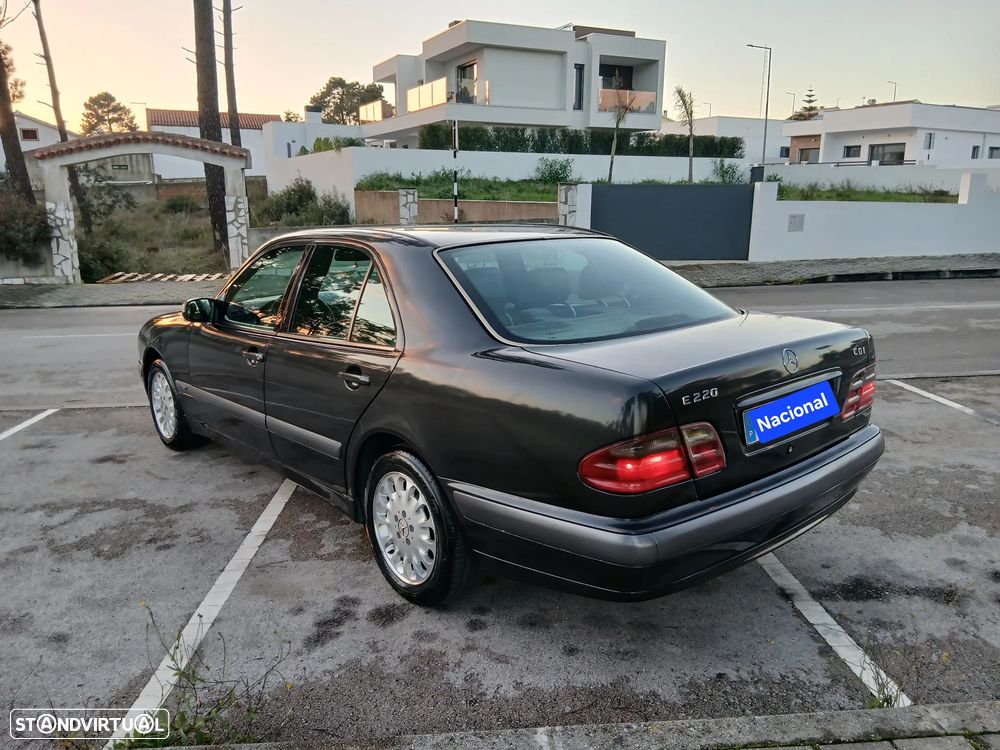 Mercedes-Benz E 220 CDI Elegance - 2