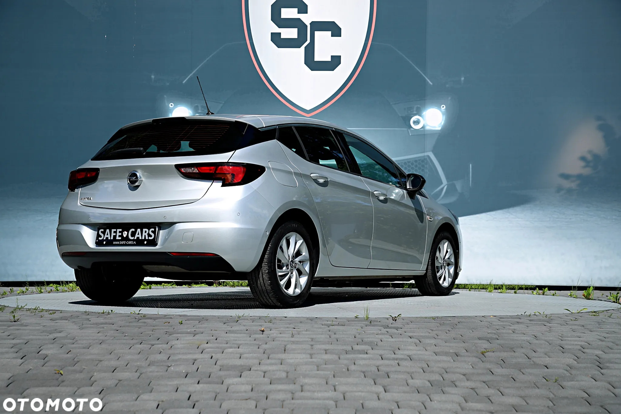 Opel Astra V 1.2 T Elegance S&S - 11