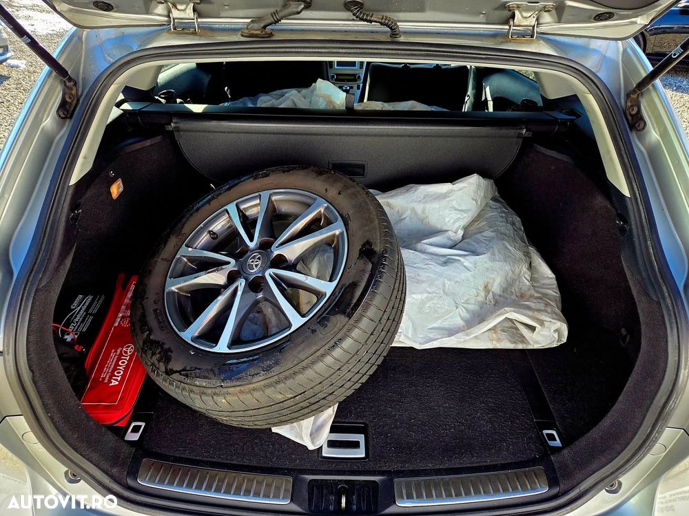 Toyota Avensis 2.0 D-4D Edition (2014) - 13