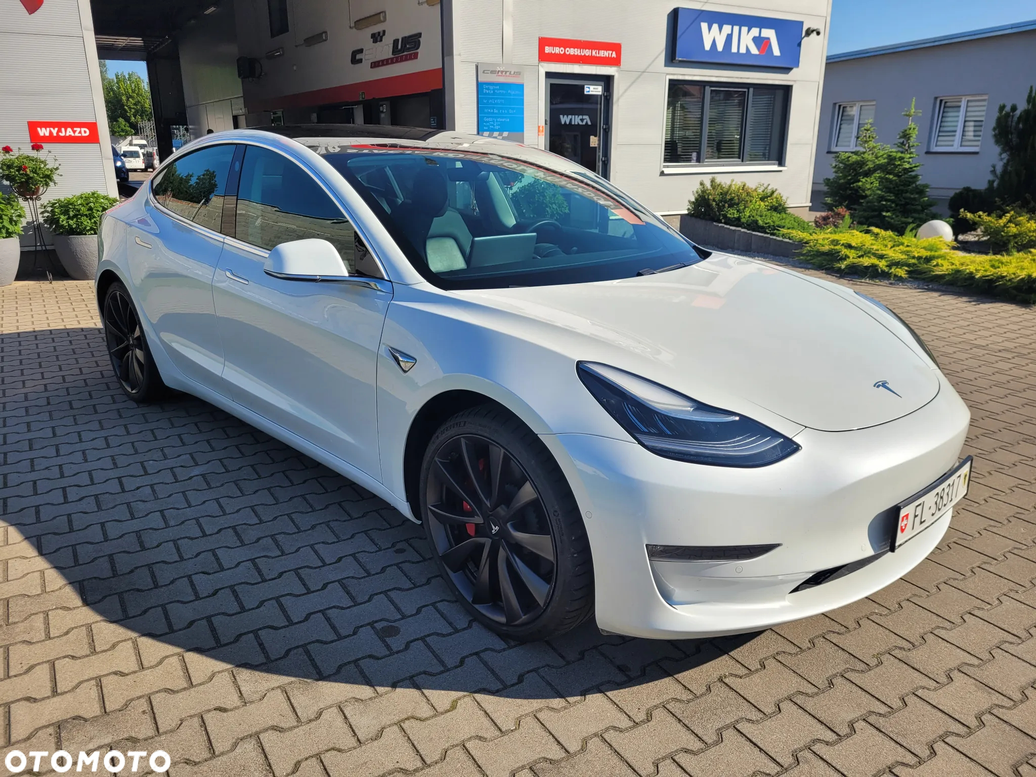 Tesla Model 3 Langstreckenbatterie Allradantrieb Dual Motor Performance - 3