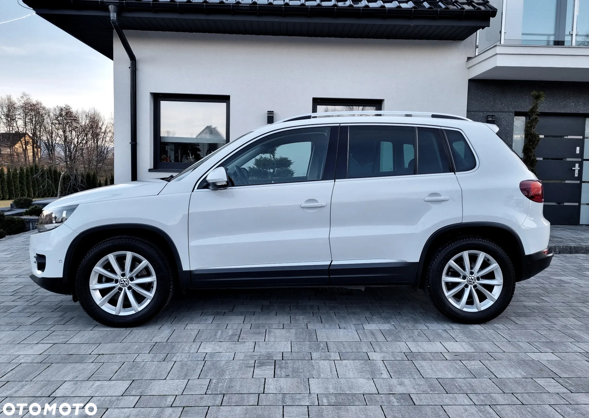 Volkswagen Tiguan 2.0 TDI SCR BlueMotion Technology Lounge Sport & Style - 3