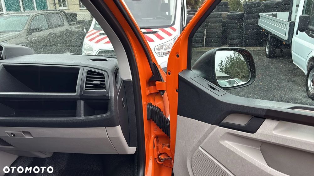 Volkswagen Transporter - 18