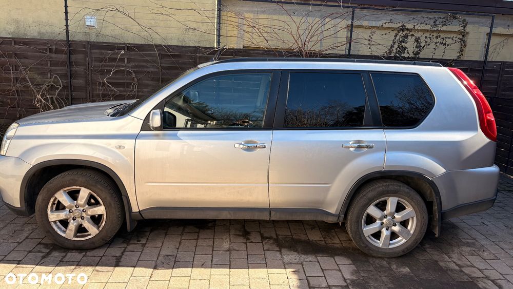 Nissan X-Trail 2.0 dCi LE - 2