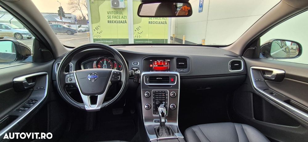 Volvo V60 D6 Plug-In-Hybrid AWD Geartronic Summum - 6