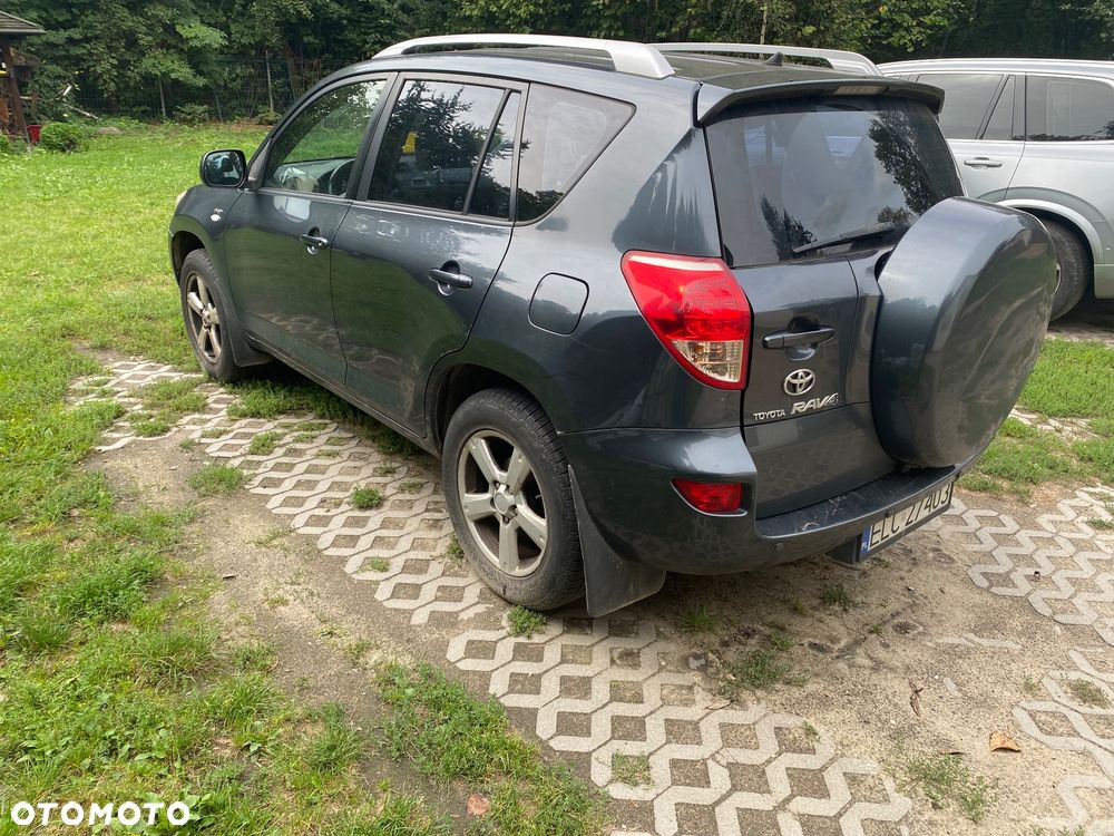 Toyota RAV4 - 3