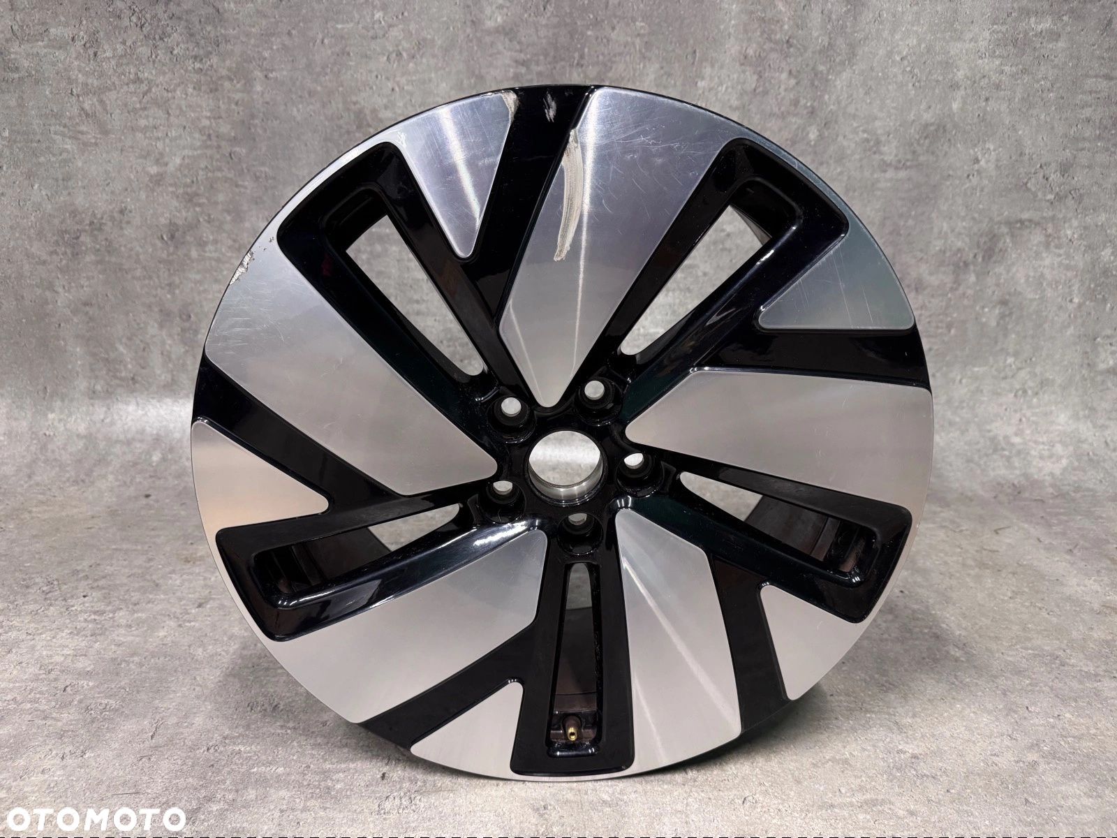 FELGA VW VOLKSWAGEN ID BUZZ 19'' 8" ET45 - 1