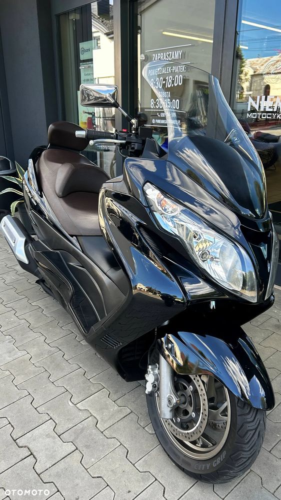 Suzuki Burgman - 22