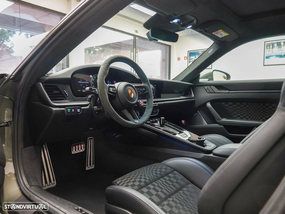 Porsche 911 (992) - 21