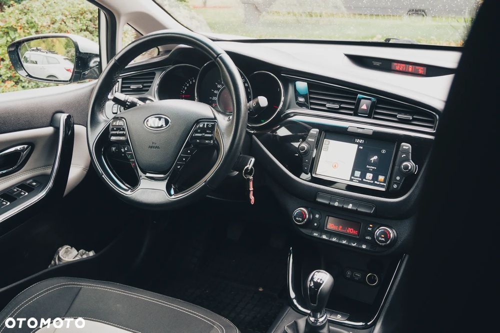 Kia Ceed - 16