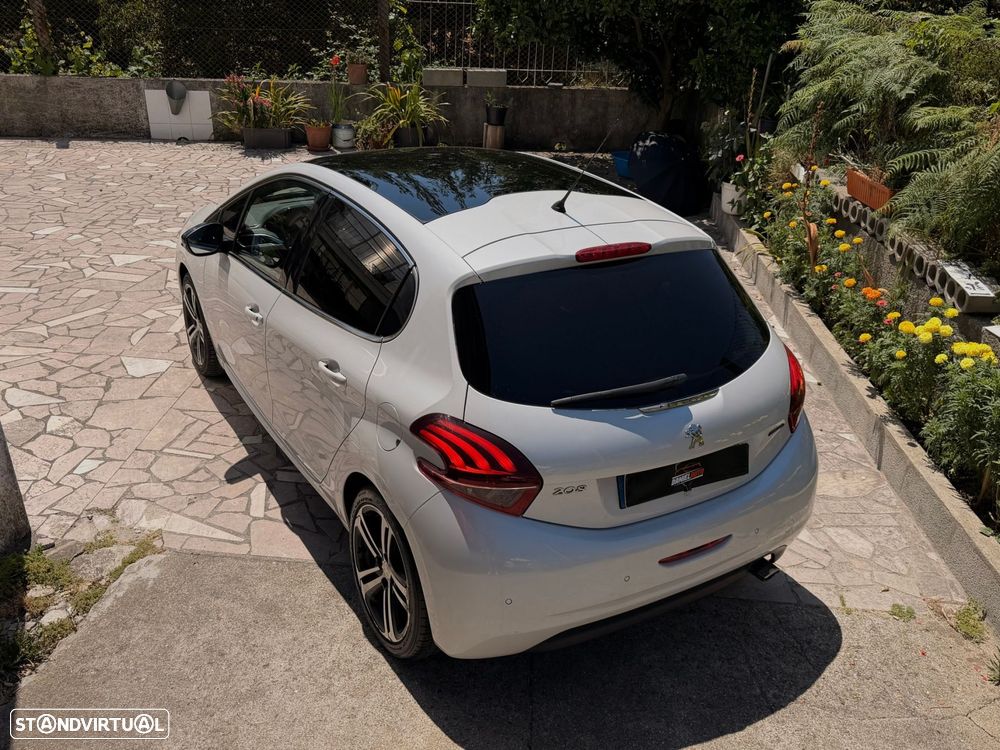 Peugeot 208 1.2 PureTech GT Line - 9