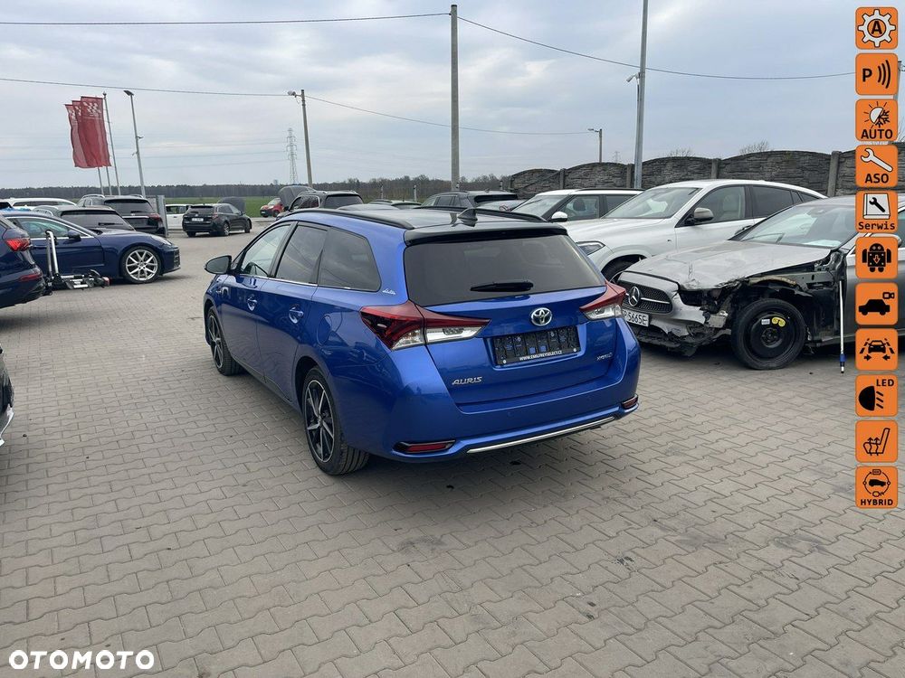 Toyota Auris Hybrid 135 Selection - 1