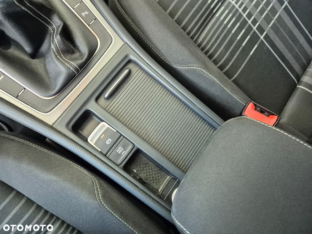 Volkswagen Golf 1.6 TDI BlueMotion Trendline - 22