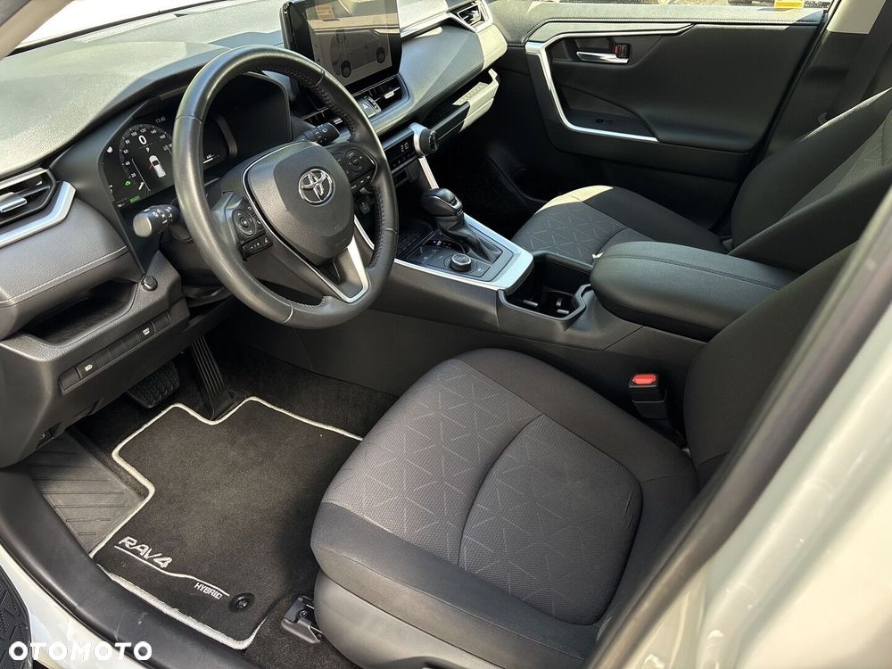 Toyota RAV4 - 11