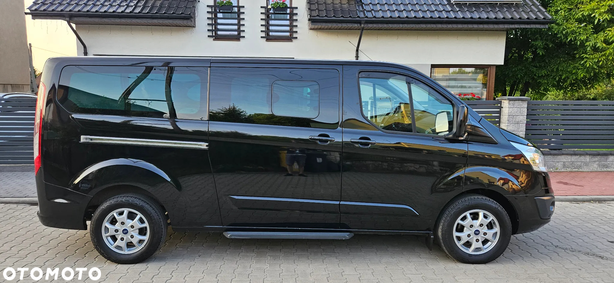 Ford Tourneo Custom 300 L2H1 VA Limited - 12