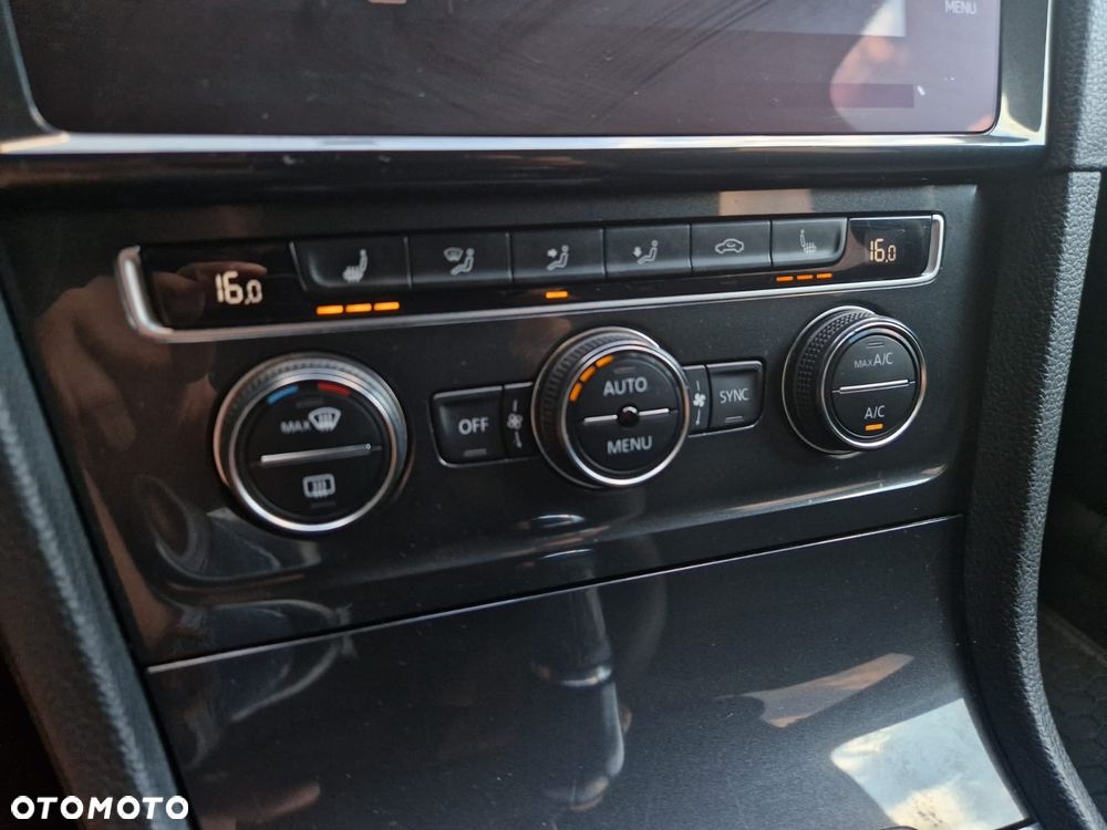 Volkswagen Golf - 18