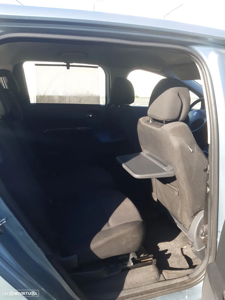 Peugeot 5008 1.6 HDi Premium - 14