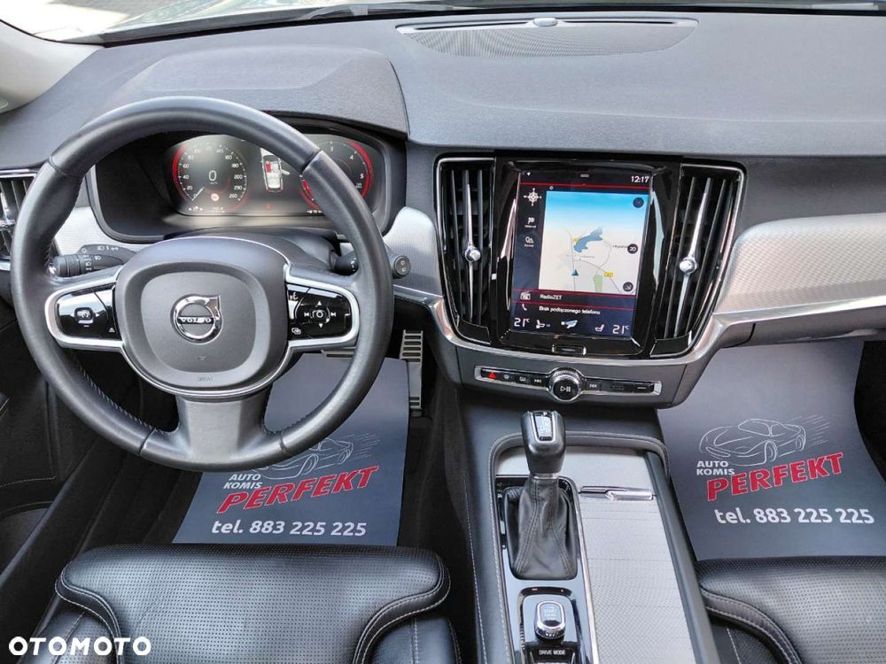 Volvo V90 Cross Country - 18