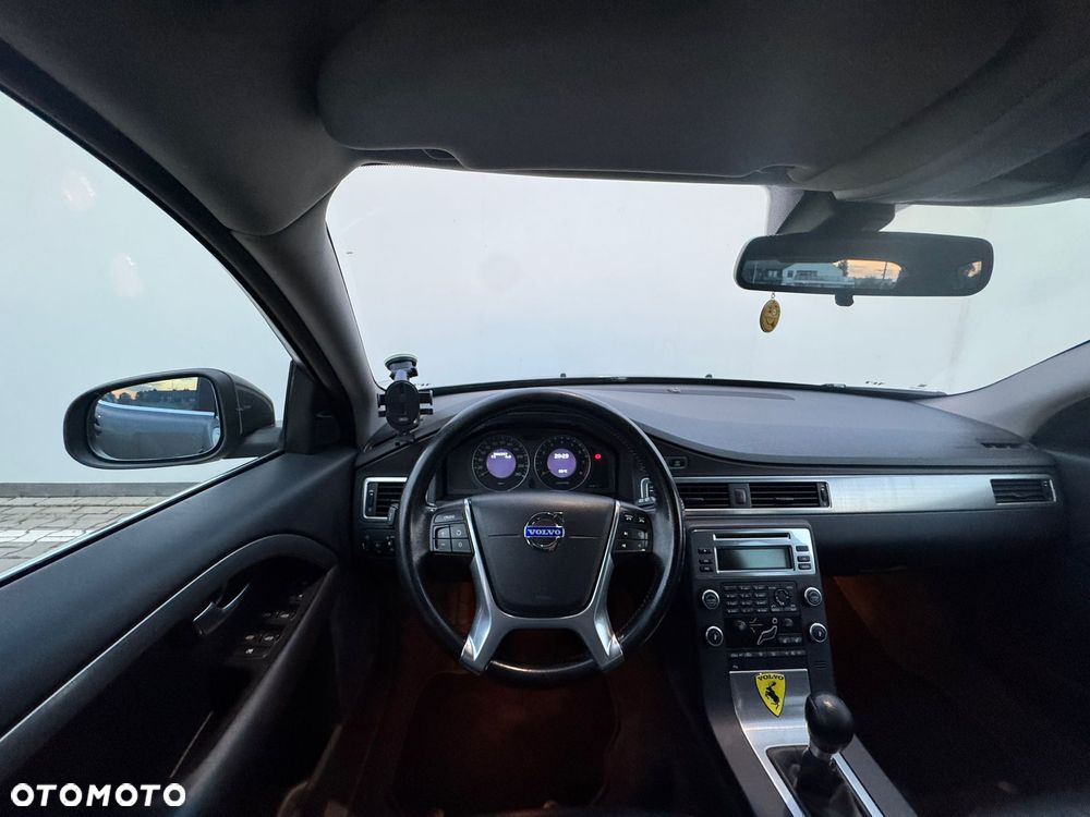 Volvo V70 2.5T Momentum - 17