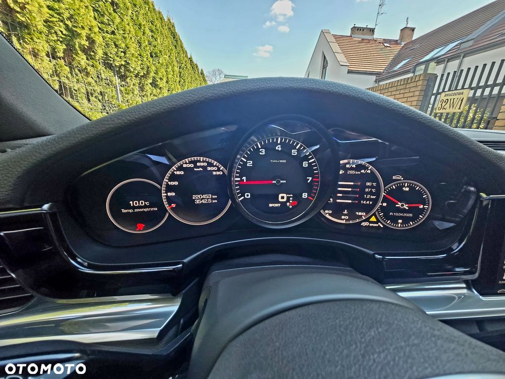 Porsche Panamera 4S - 14