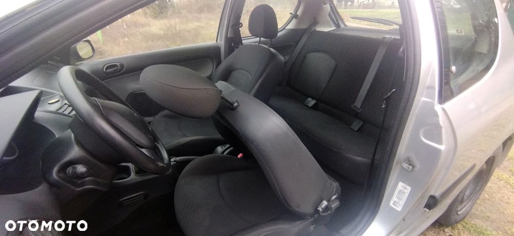 Peugeot 206 - 6