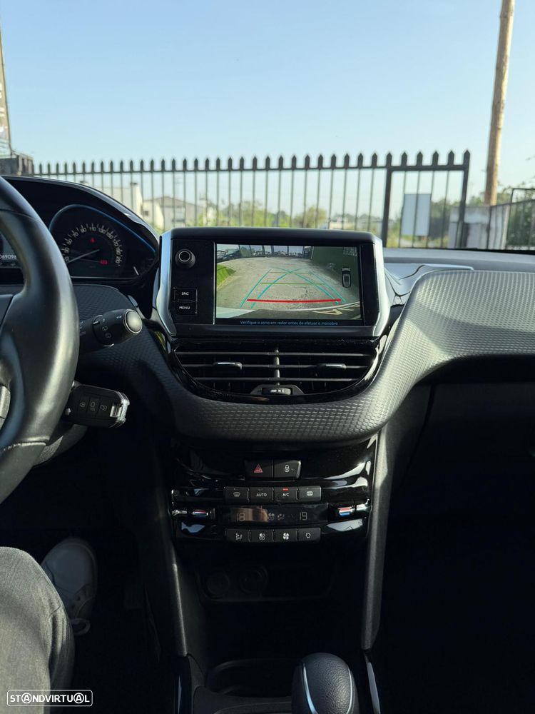 Peugeot 2008 PureTech 130 Stop&Start EAT6 Allure - 10