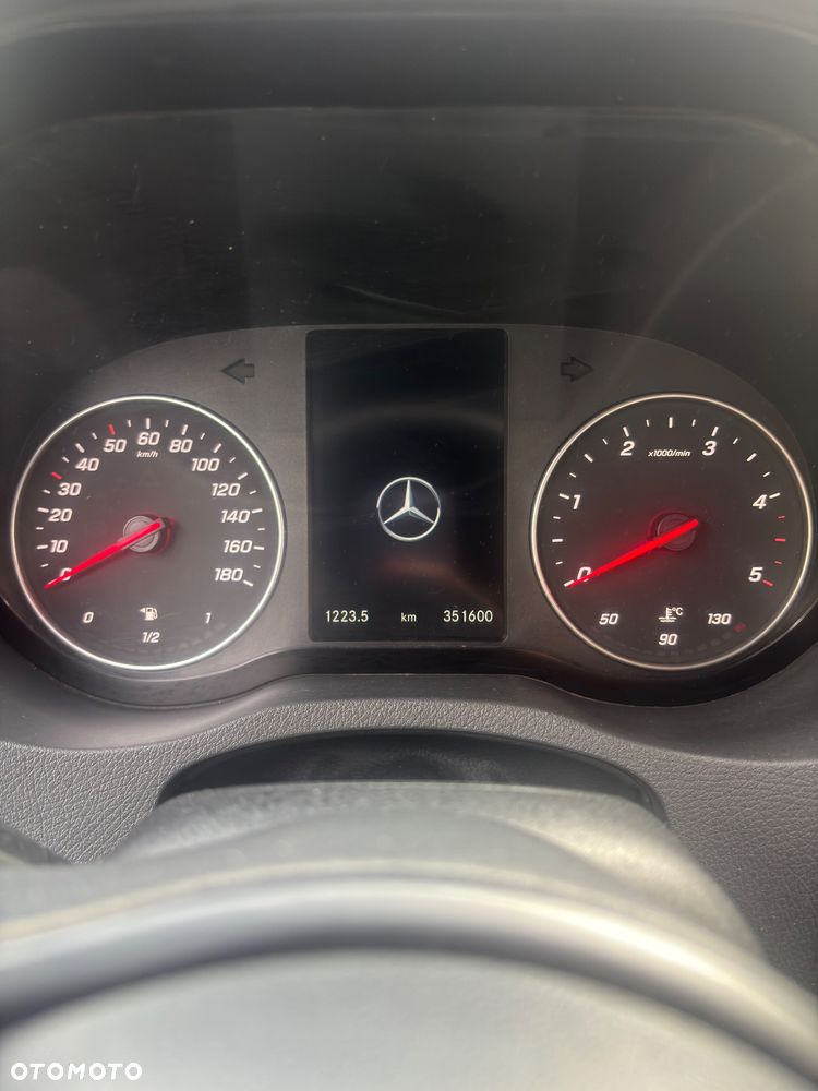 Mercedes-Benz Sprinter - 12