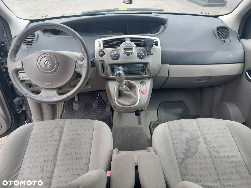 Renault Grand Scenic - 17