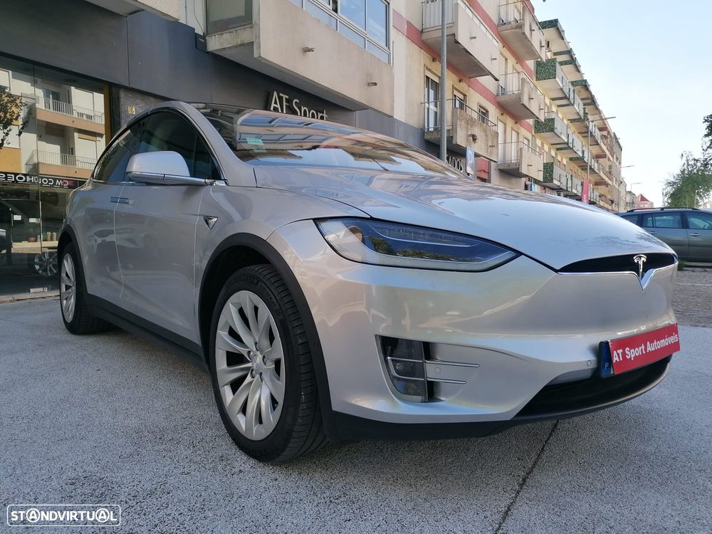 Tesla Model X - 20