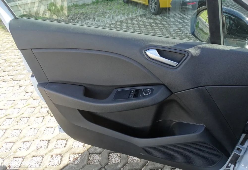 Renault Clio 1.0 TCe Limited CVT - 9