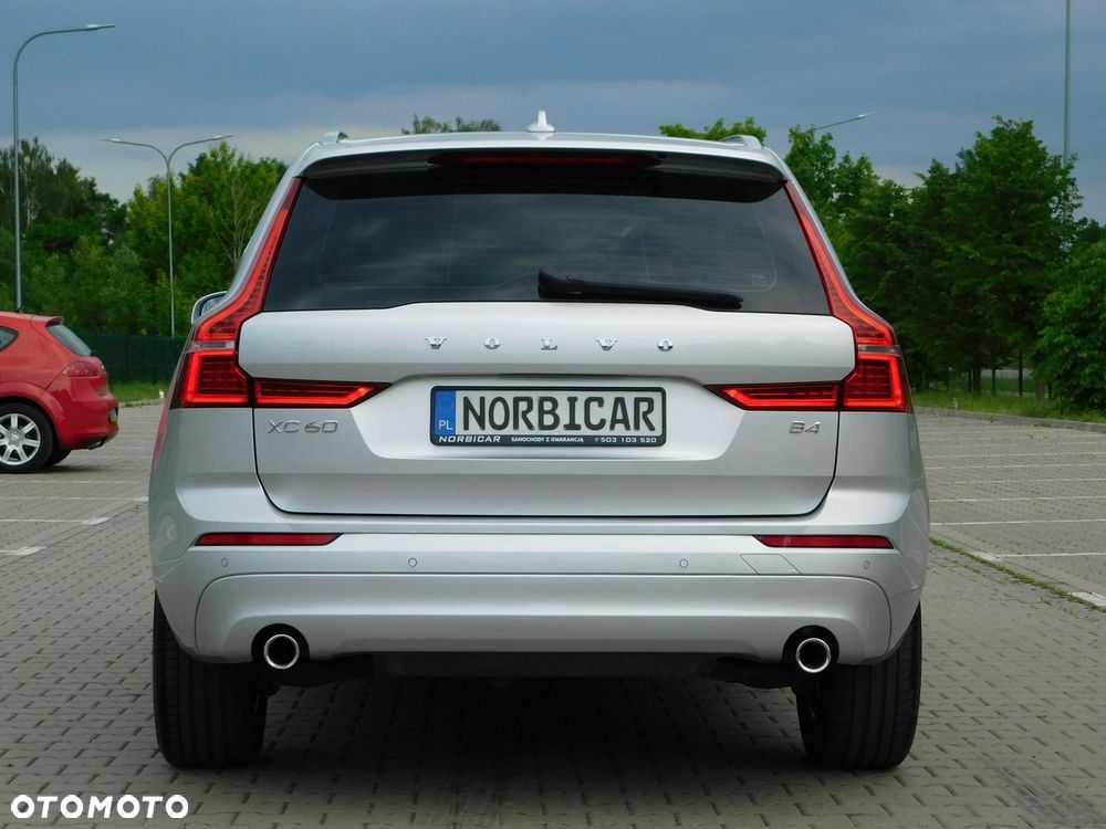 Volvo XC 60 B4 B Momentum Pro - 29
