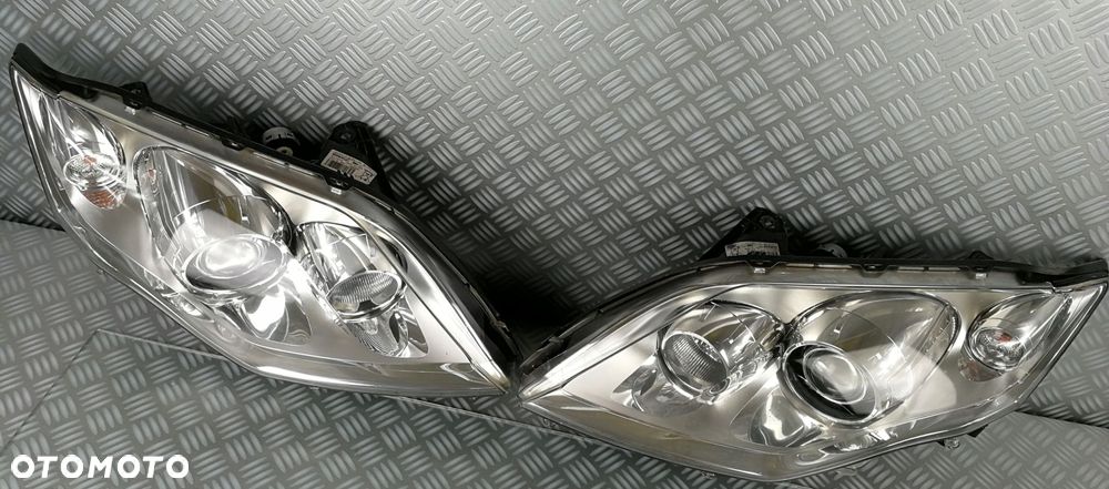 lampa reflektor prawy prawa lewy lewa przód przednia RENAULT LAGUNA III 3 - 4
