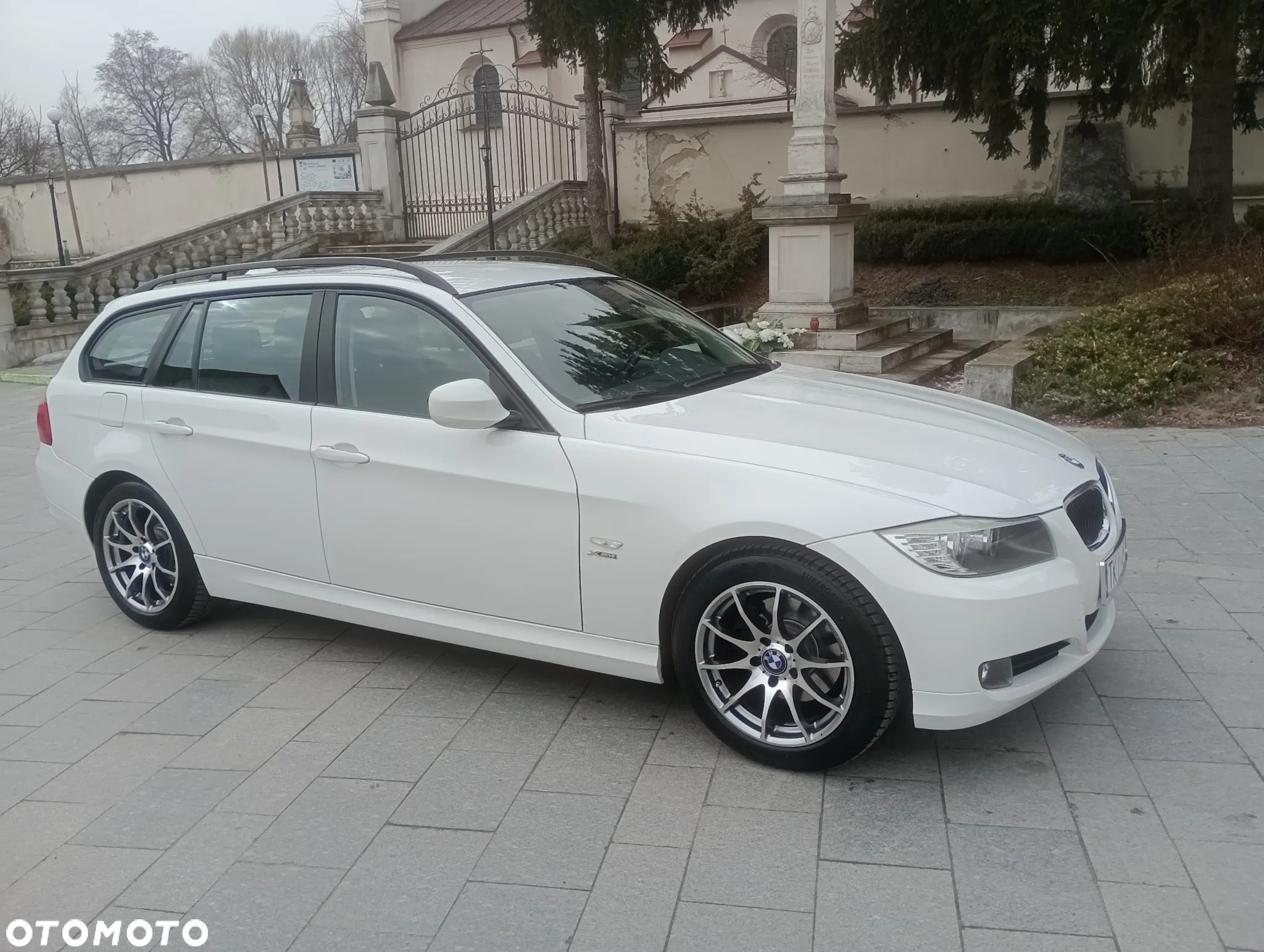 BMW Seria 3 320d xDrive DPF Touring - 17