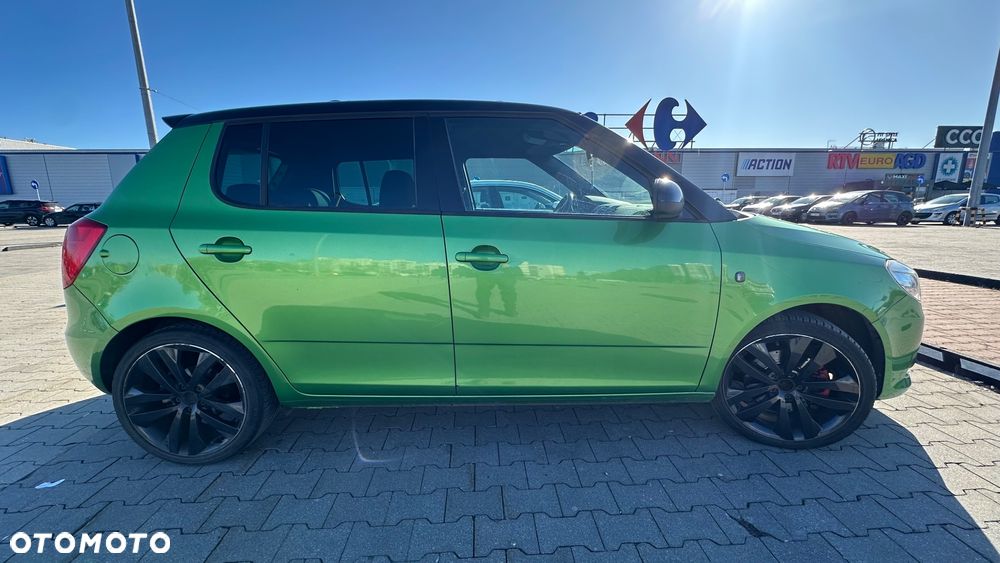 Skoda Fabia 1.4 TSI DSG RS - 22
