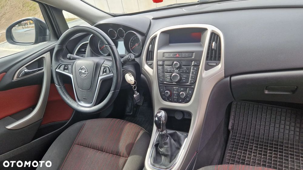 Opel Astra 1.4 T Cosmo - 10