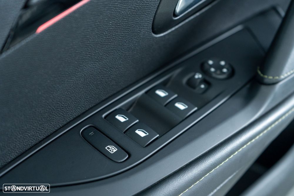 Peugeot 208 PureTech 100 EAT8 GT Pack - 25