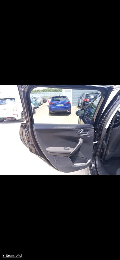 Peugeot 2008 1.6 BlueHDi Style - 20