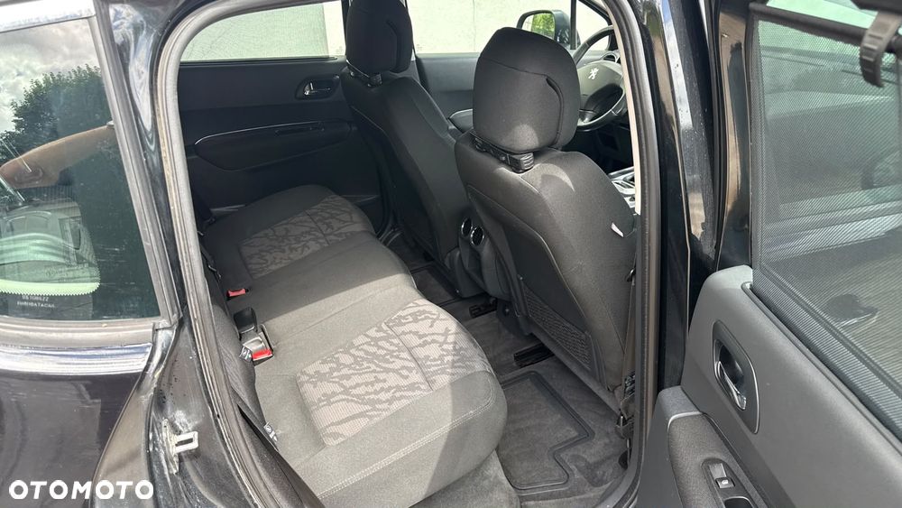 Peugeot 3008 1.6 HDi Trendy - 32