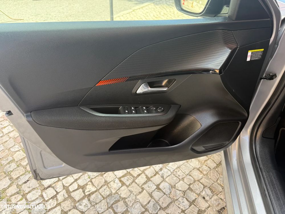 Peugeot e-208 E-Style - 13